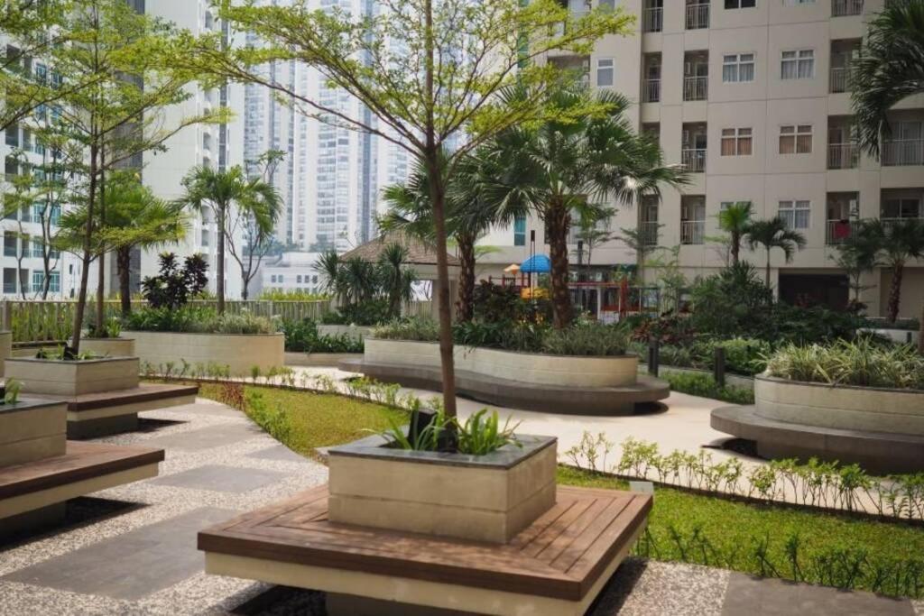 1 Bedroom Apartment Near Central Park Mall Jakarta Exterior foto