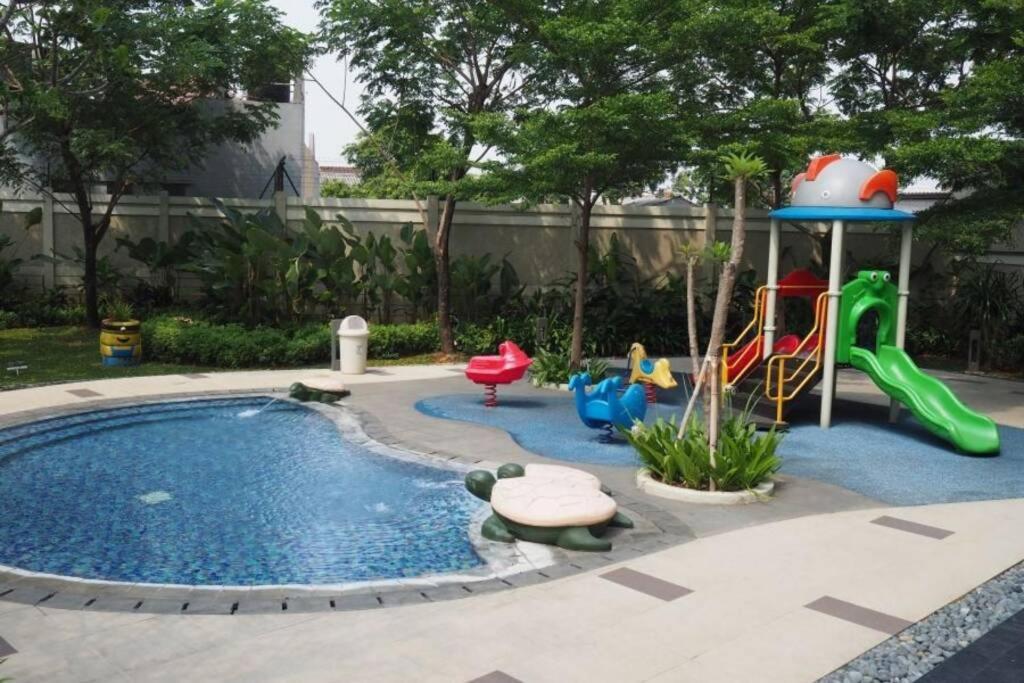 1 Bedroom Apartment Near Central Park Mall Jakarta Exterior foto